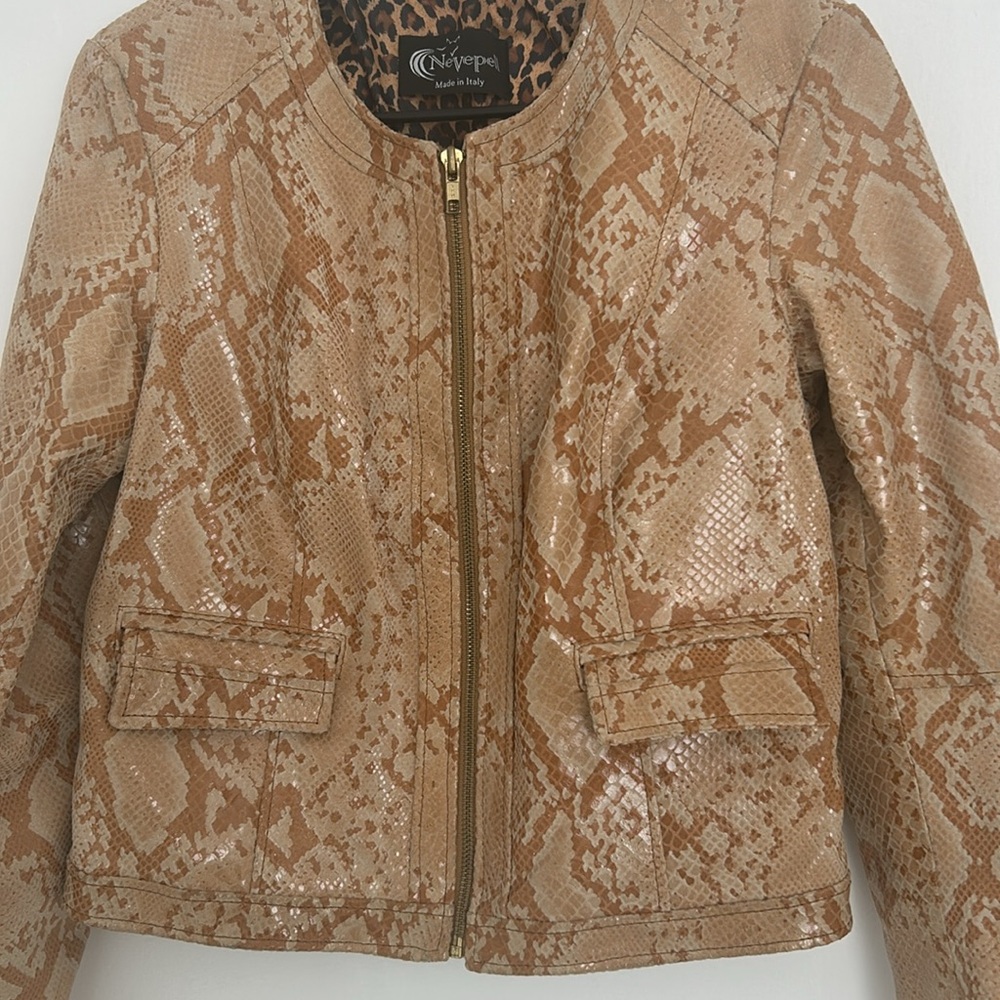 Leather jacket - Picture 4 of 12